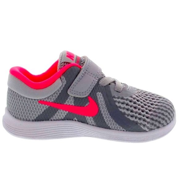 Nike Other - Nike Revolution 4 - Size 6c